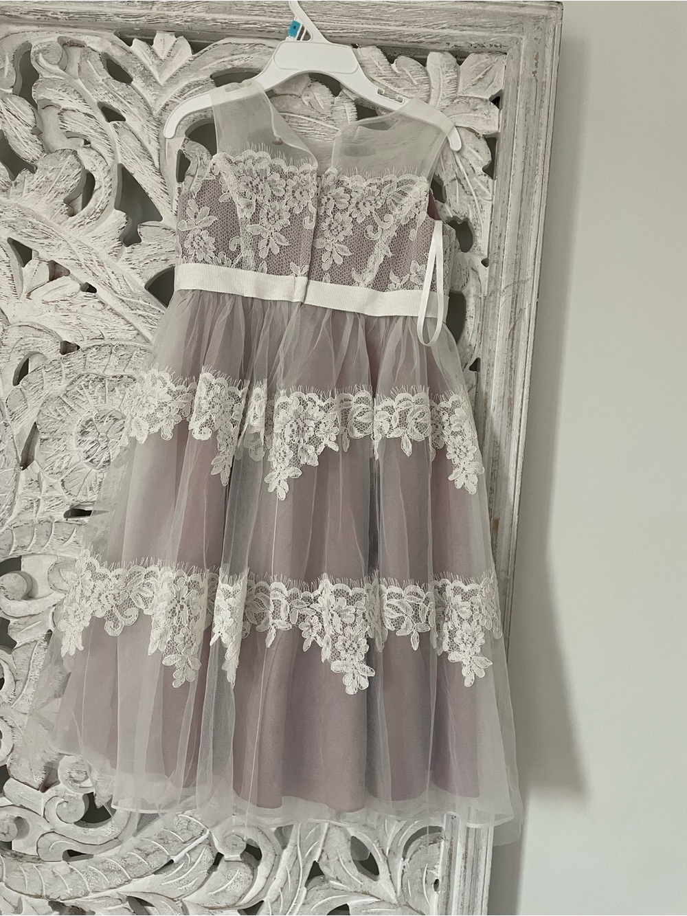 David's Bridal Girls Mauve Lace Tulle Flower Girl Dress size 4 - Picture 2 of 3